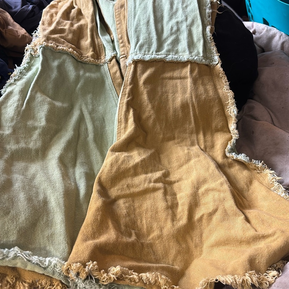 Size small peach love pants worn once cute pants large bell bottom